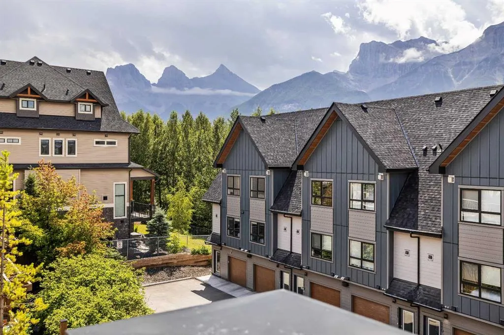 121 Kananaskis Way, #207