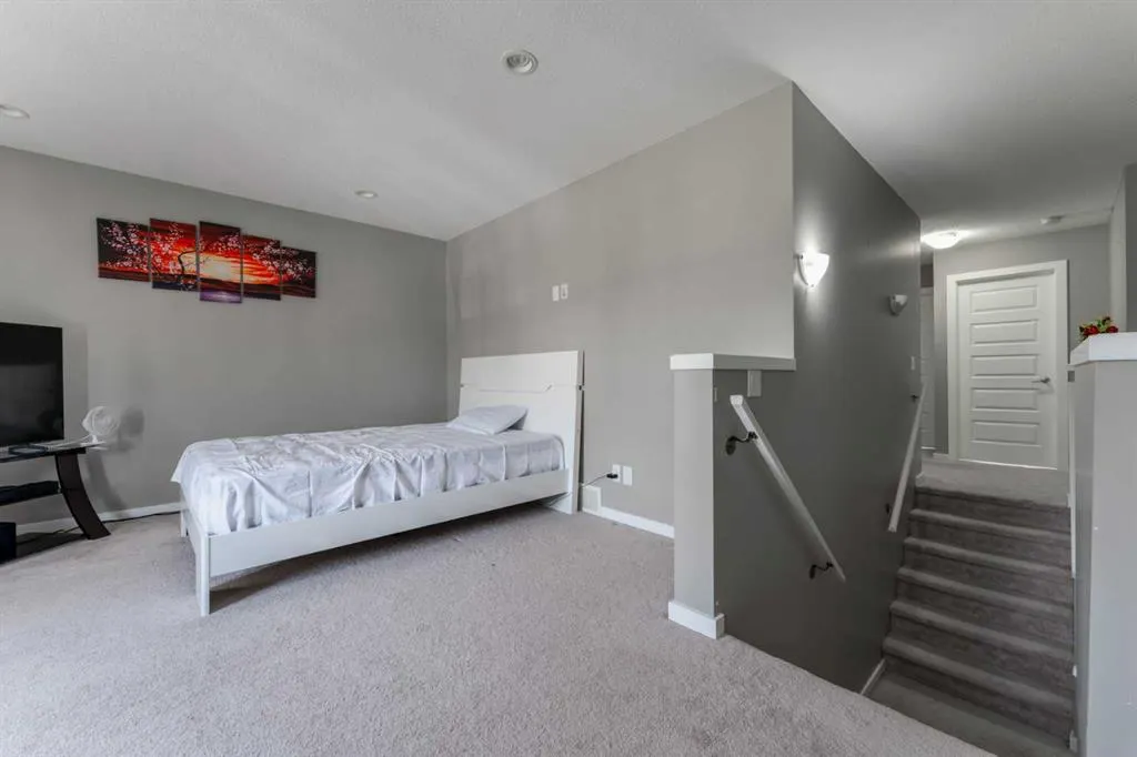 17 Copperpond Parade SE