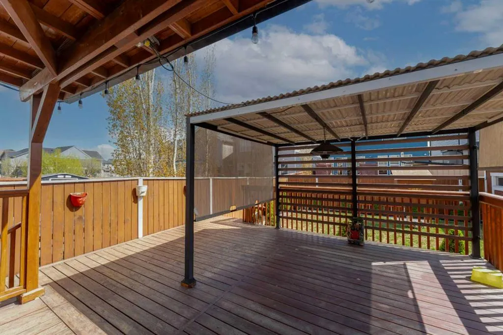 17 Copperpond Parade SE