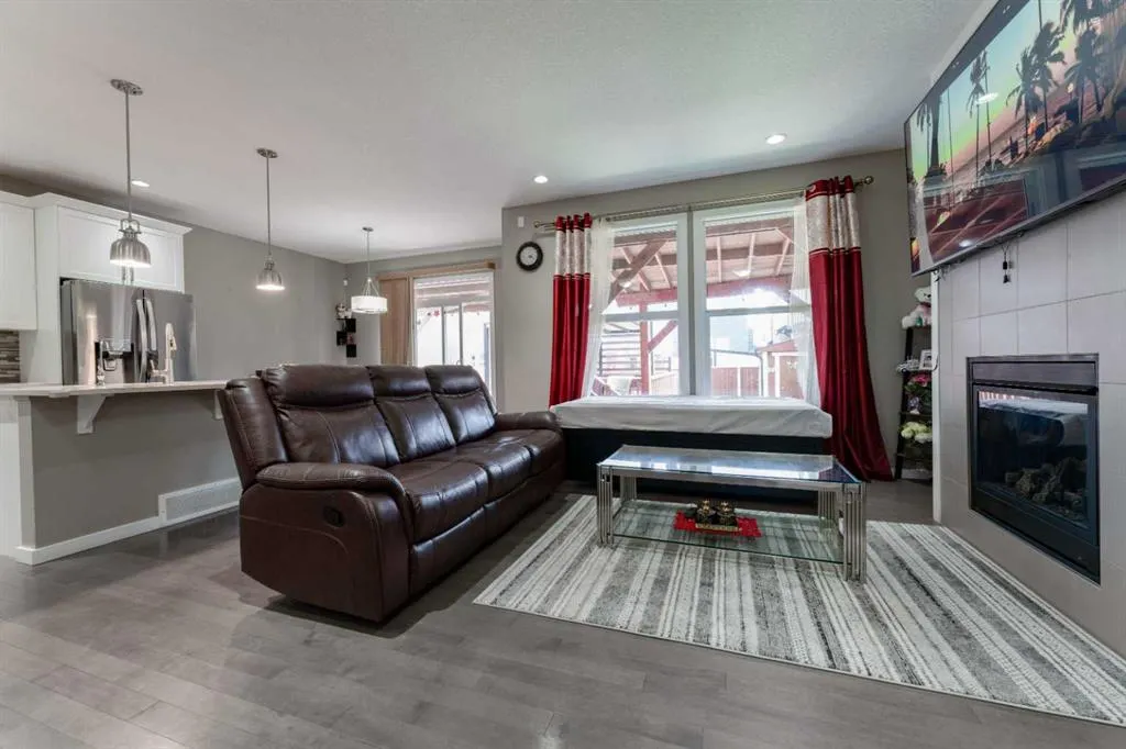 17 Copperpond Parade SE