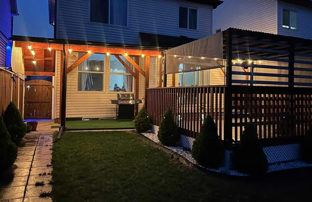 17 Copperpond Parade SE