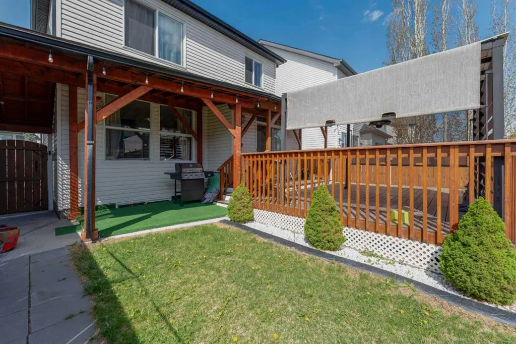 17 Copperpond Parade SE