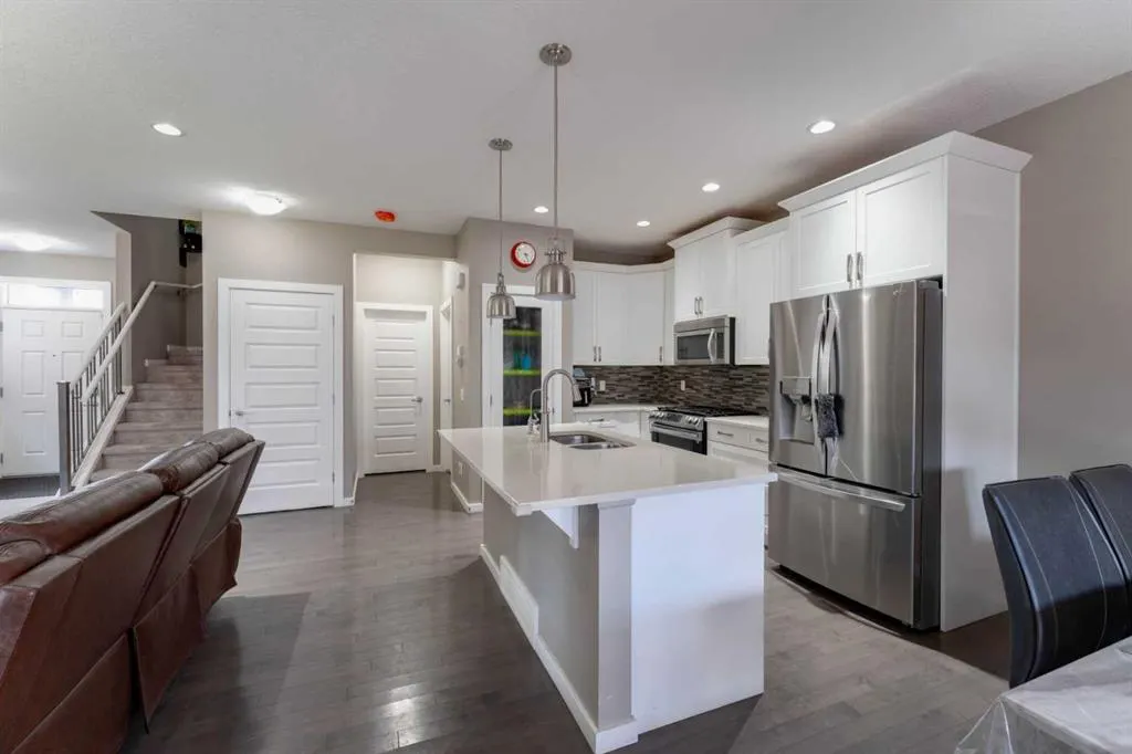 17 Copperpond Parade SE