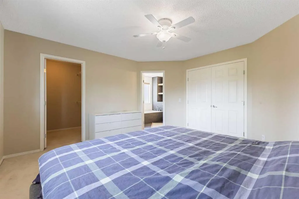 11 Simcoe Crescent SW