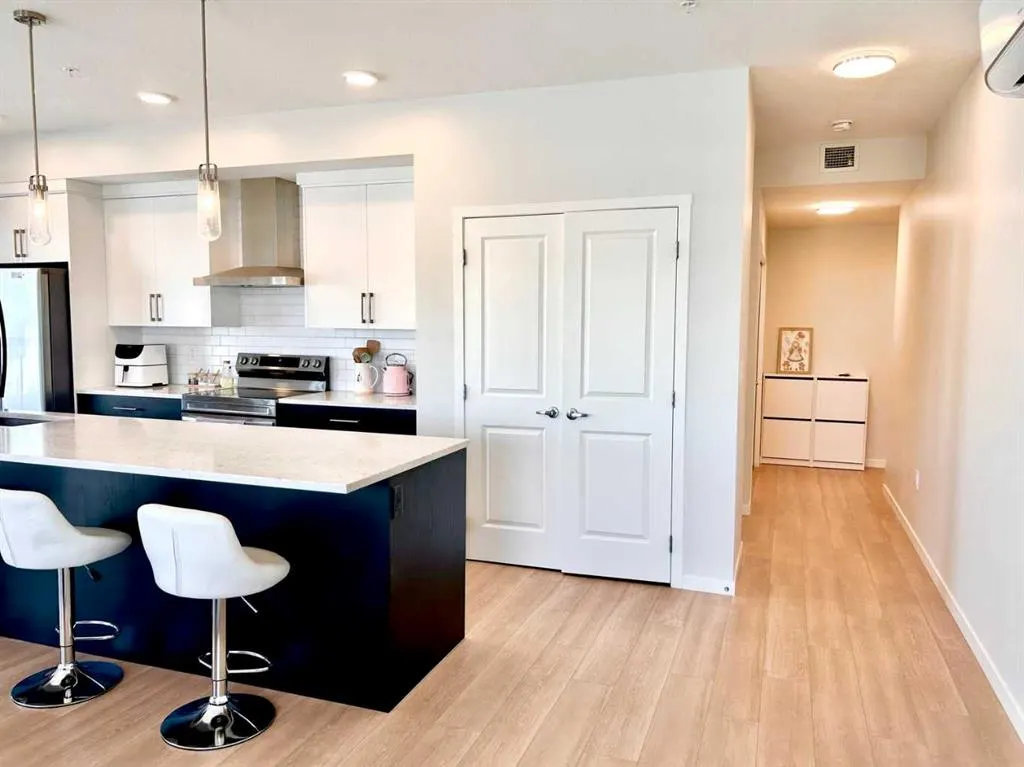 80 Carrington Plaza NW, #404