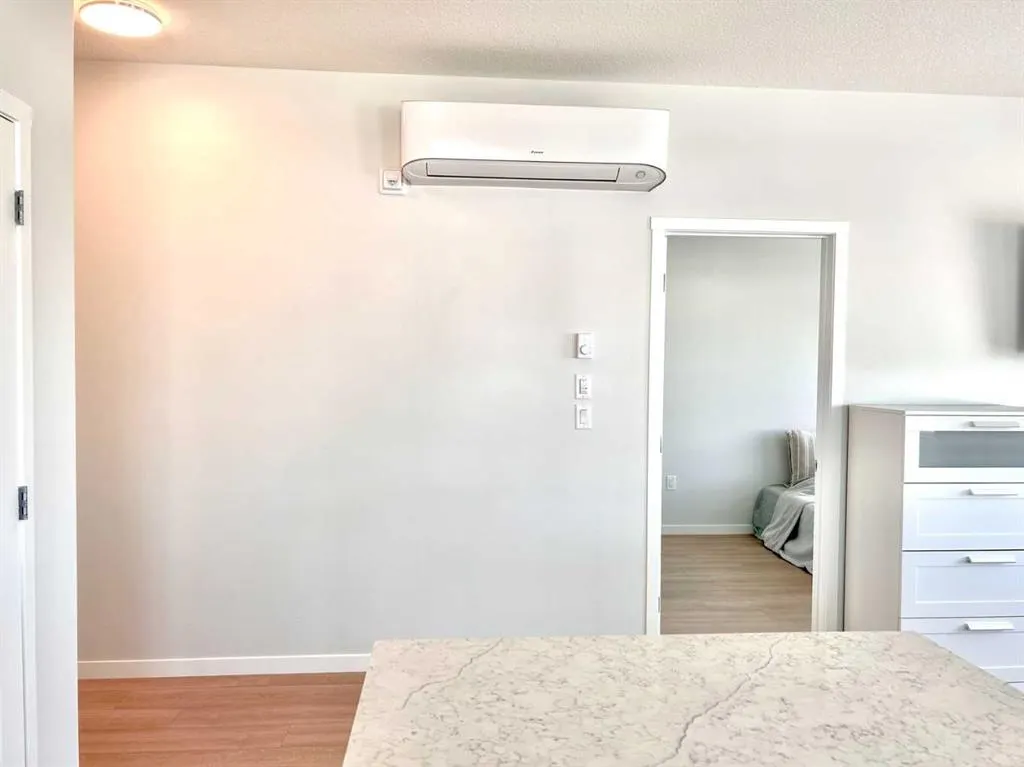 80 Carrington Plaza NW, #404