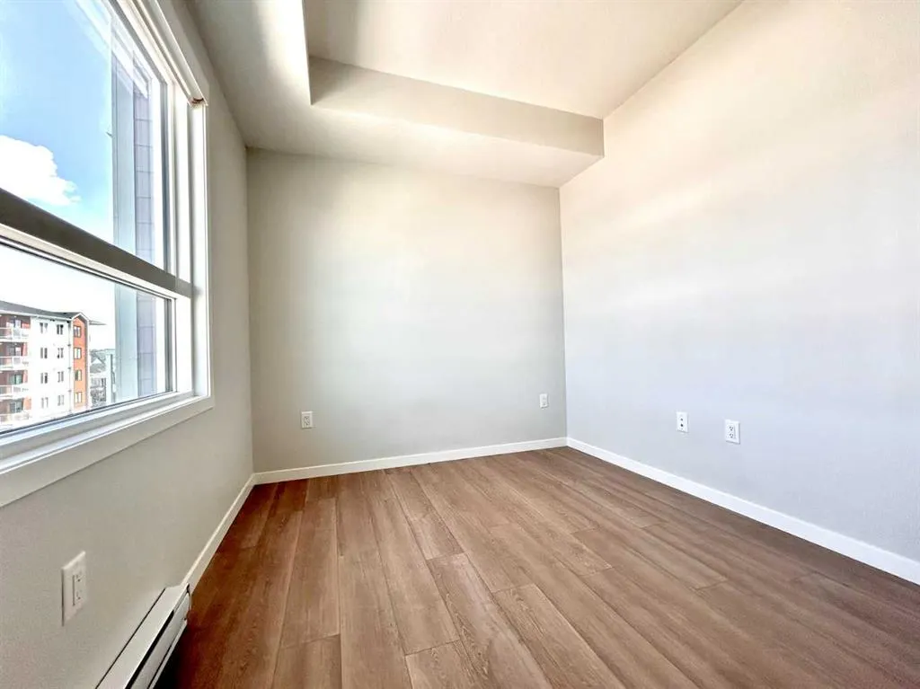 80 Carrington Plaza NW, #404