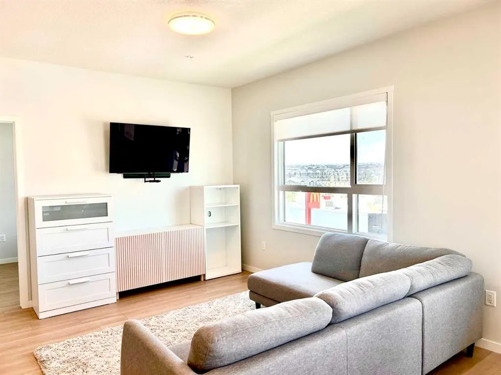 80 Carrington Plaza NW, #404