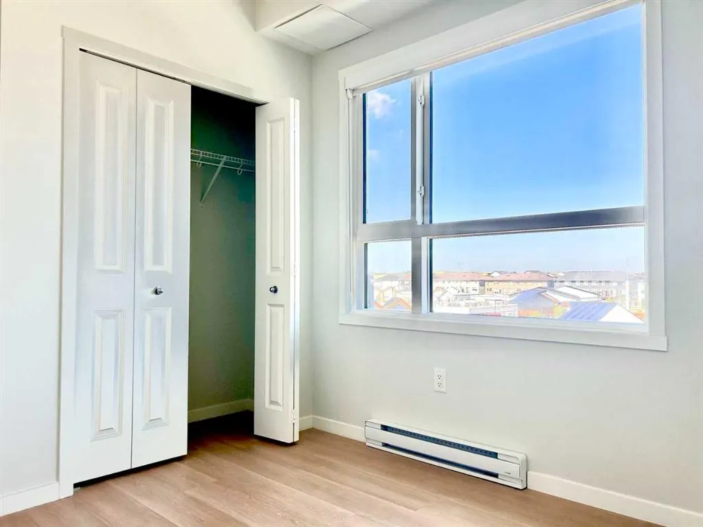 80 Carrington Plaza NW, #404