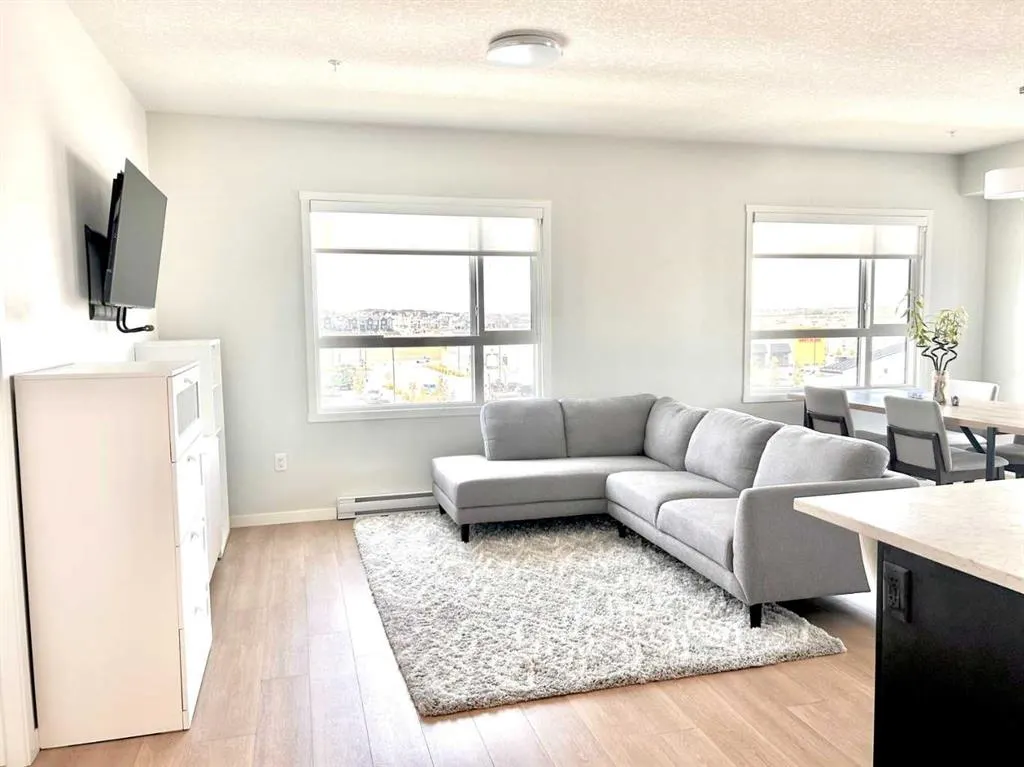 80 Carrington Plaza NW, #404
