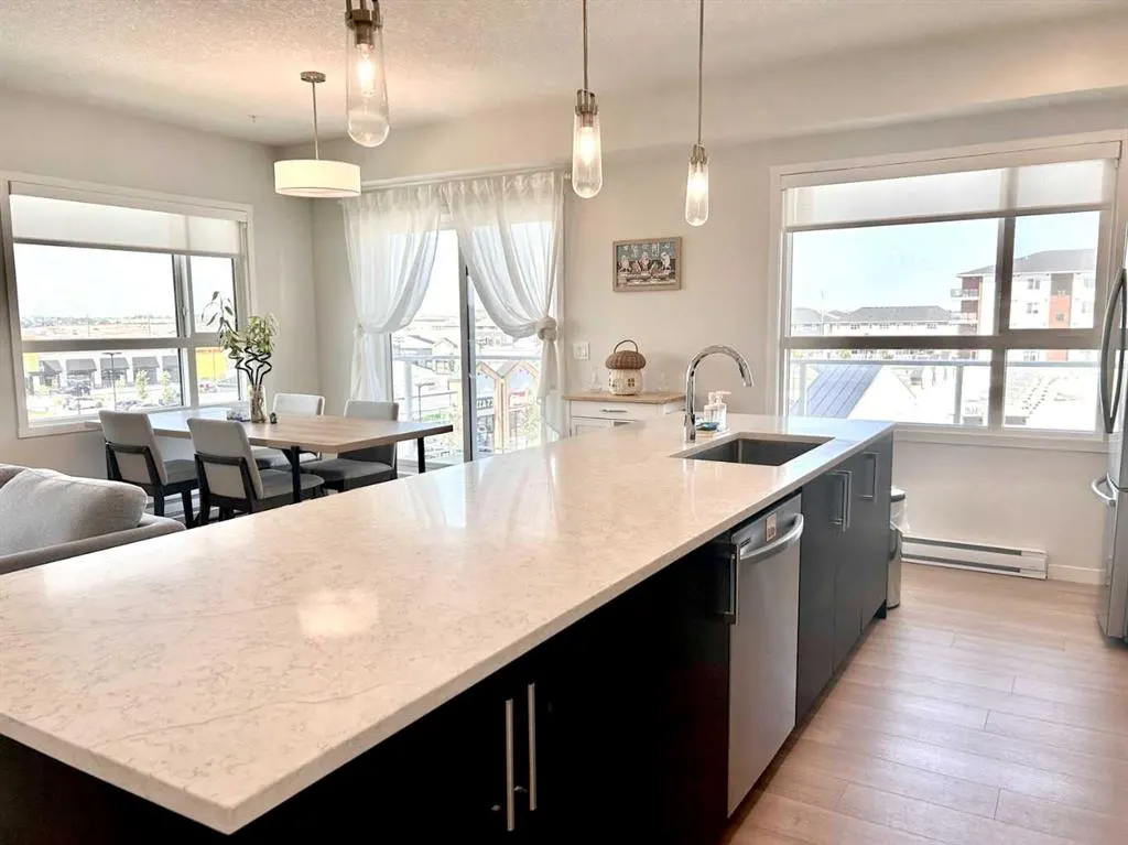 80 Carrington Plaza NW, #404