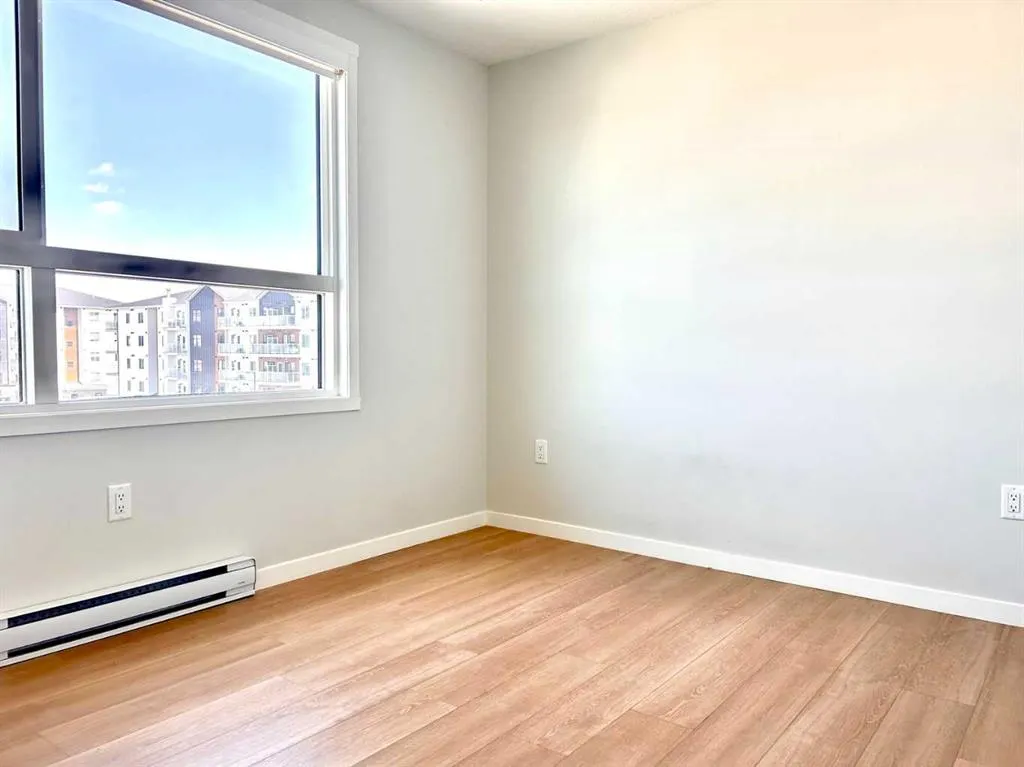 80 Carrington Plaza NW, #404