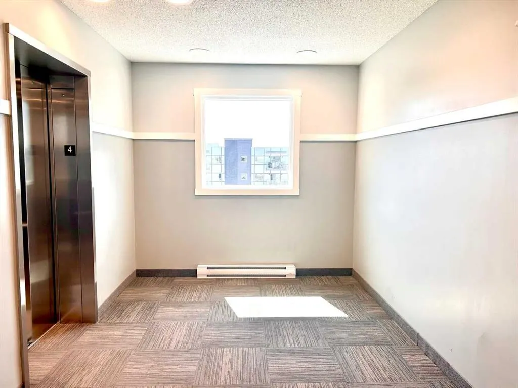80 Carrington Plaza NW, #404