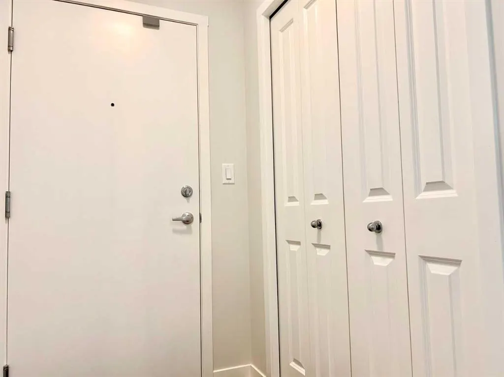 80 Carrington Plaza NW, #404