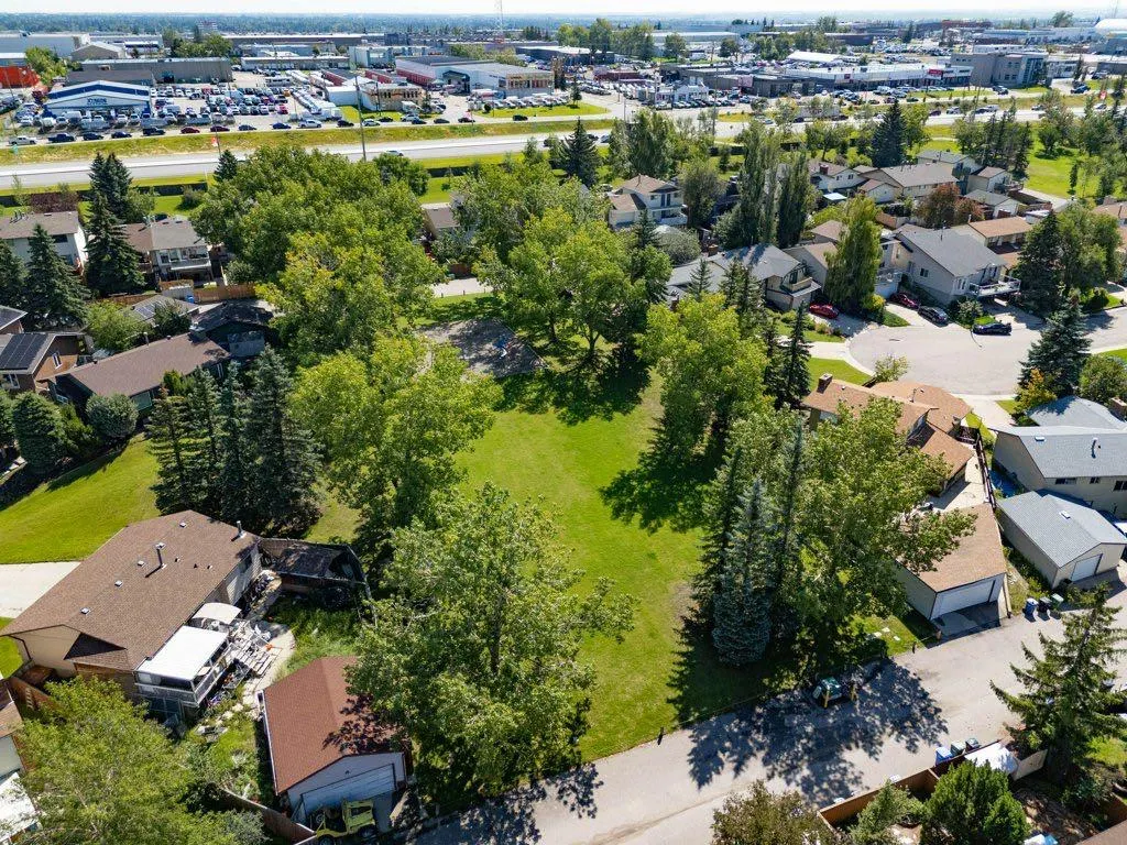 153 Mckinnon Crescent NE