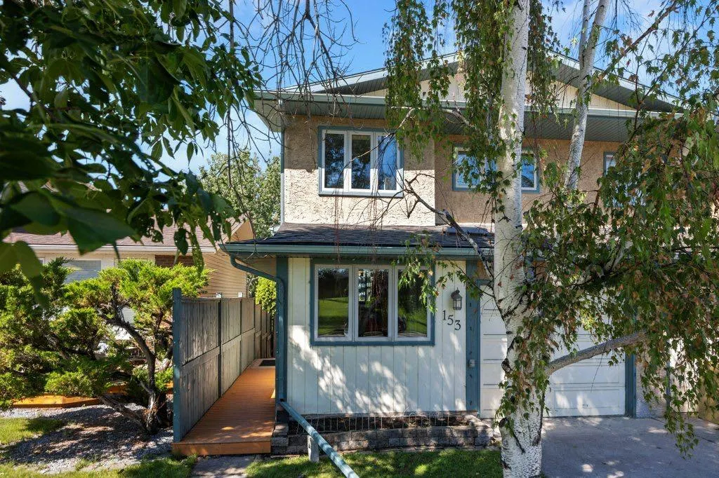 153 Mckinnon Crescent NE