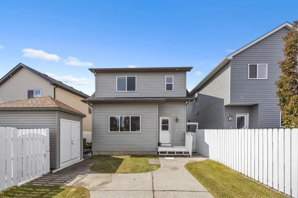 20 Copperpond Grove SE