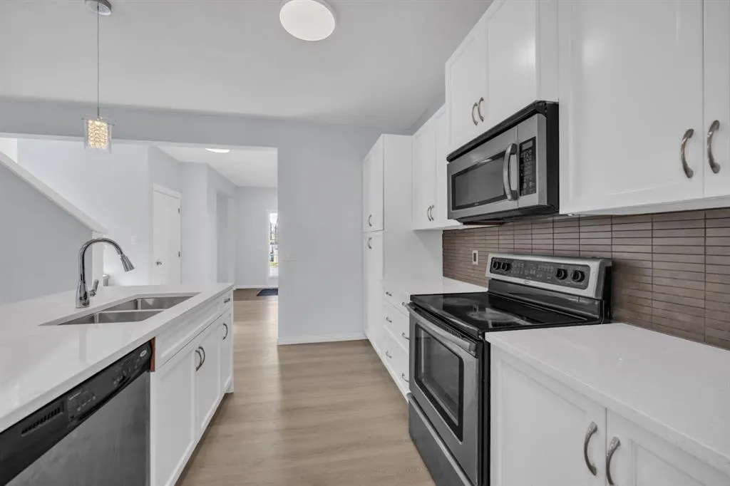 20 Copperpond Grove SE