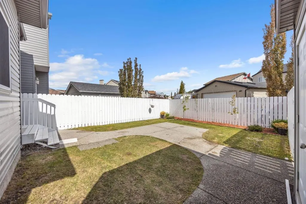 20 Copperpond Grove SE