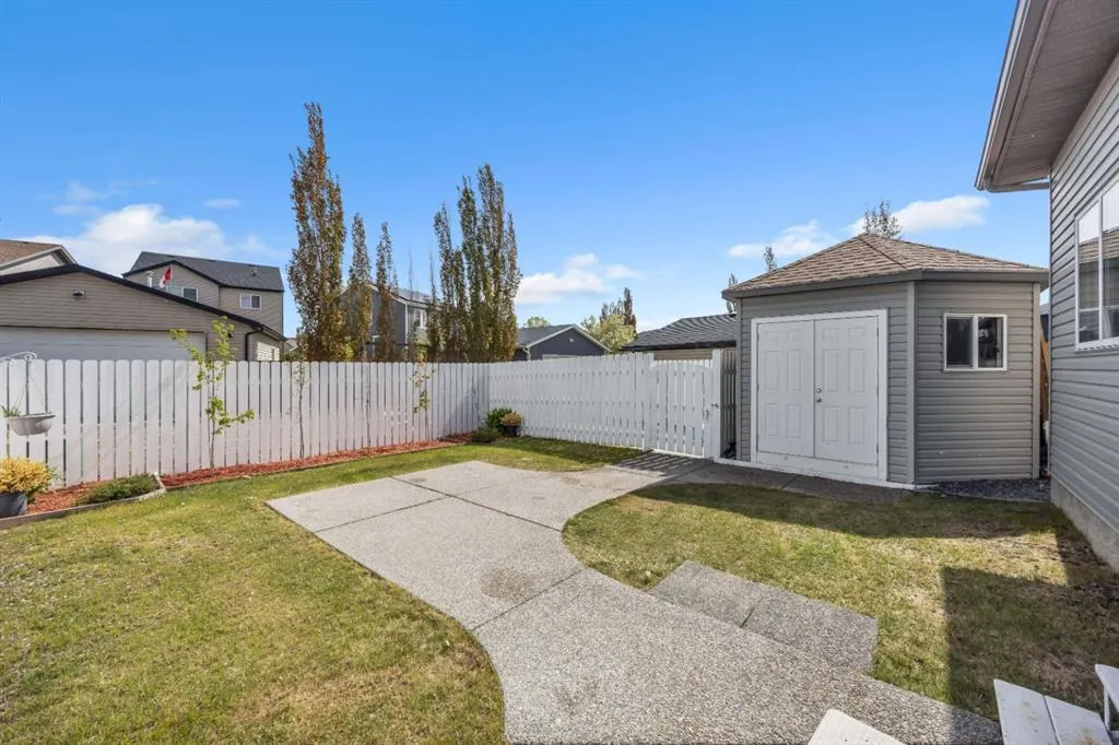 20 Copperpond Grove SE
