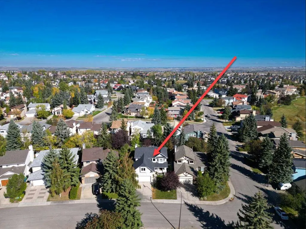 8 Edgeridge Way NW