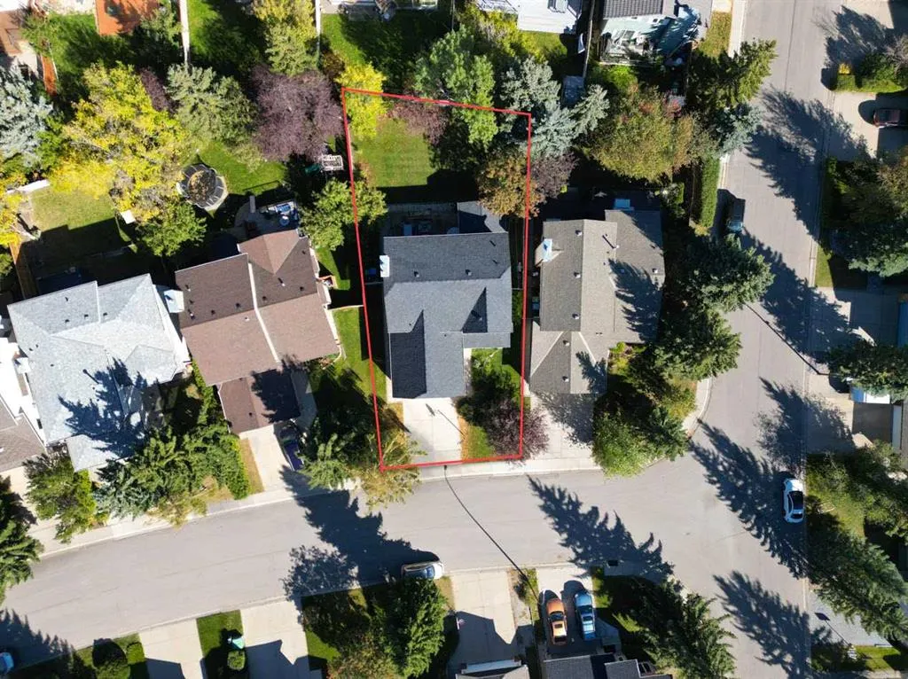 8 Edgeridge Way NW