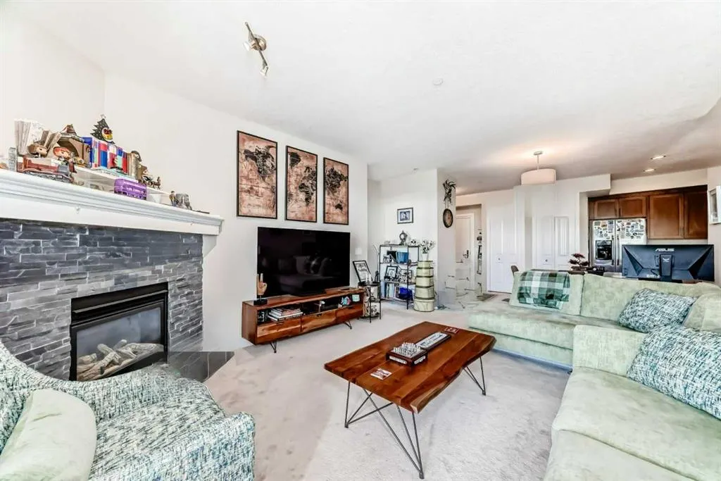 1005A Westmount Drive, #210