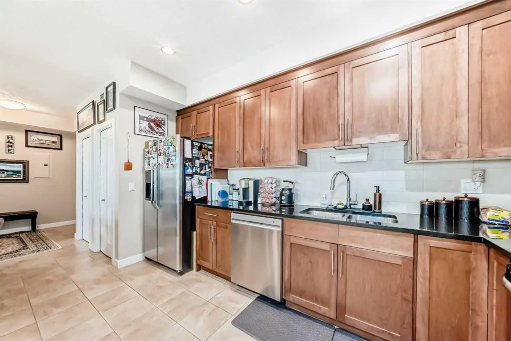 1005A Westmount Drive, #210