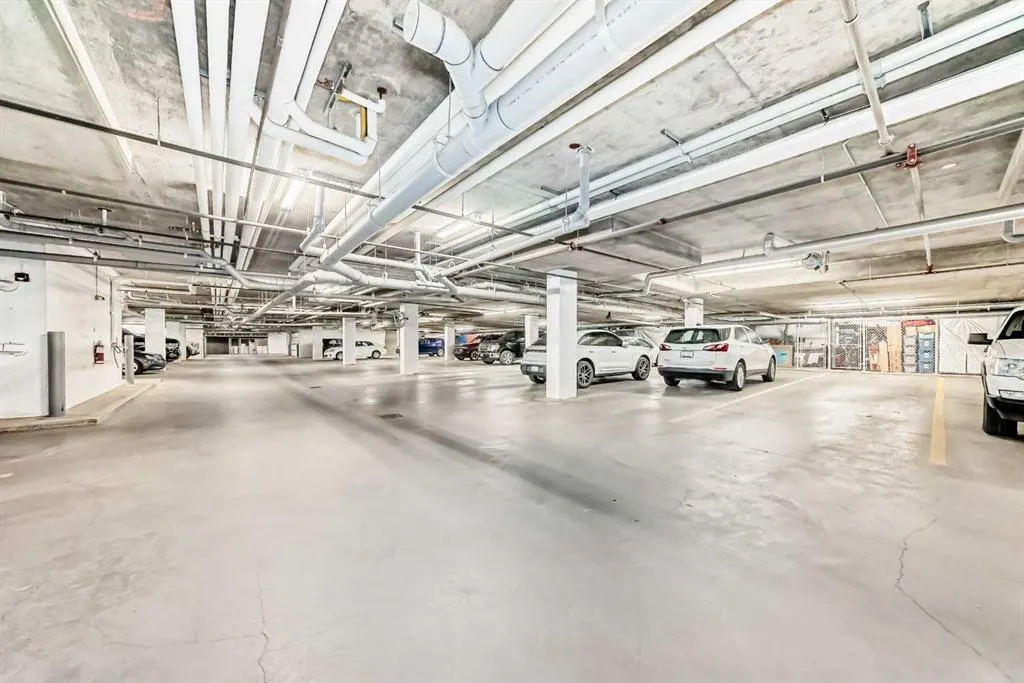1005A Westmount Drive, #210