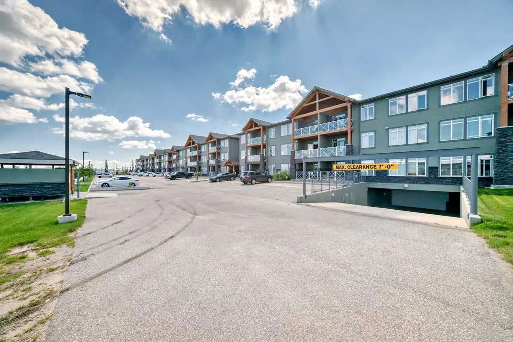 1005A Westmount Drive, #210