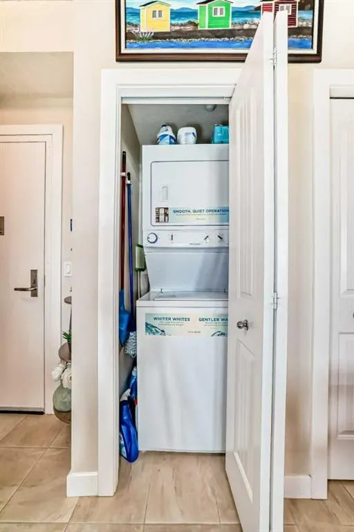 1005A Westmount Drive, #210