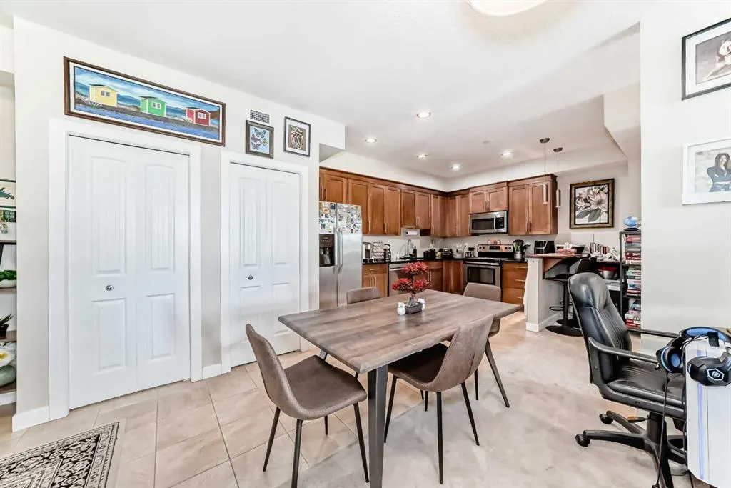1005A Westmount Drive, #210