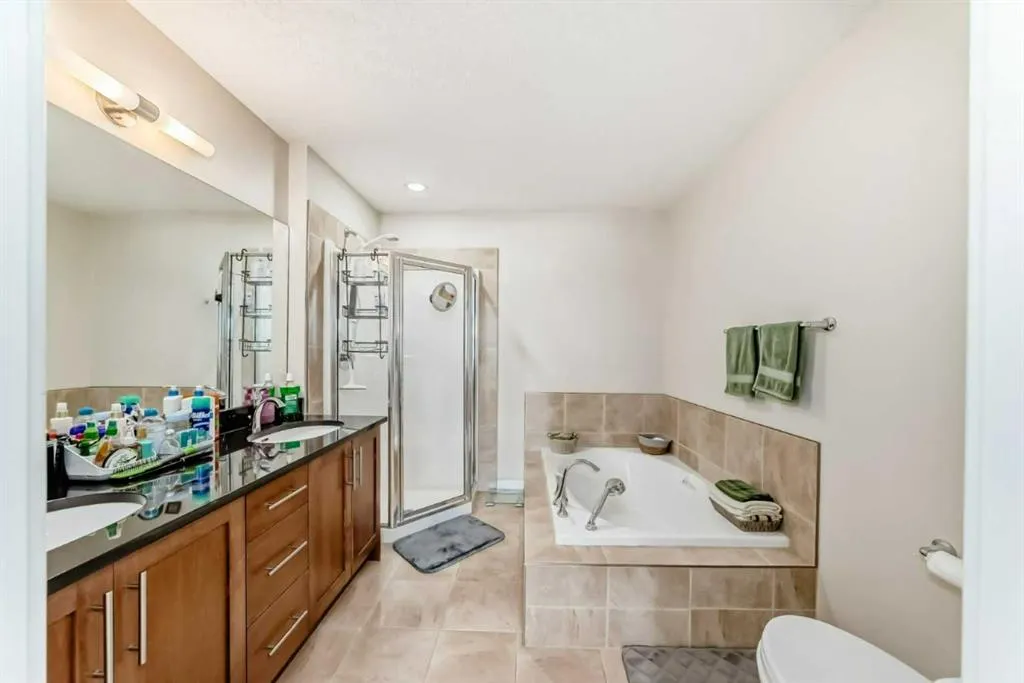 1005A Westmount Drive, #210