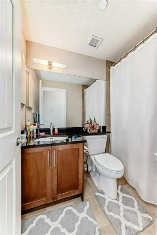 1005A Westmount Drive, #210