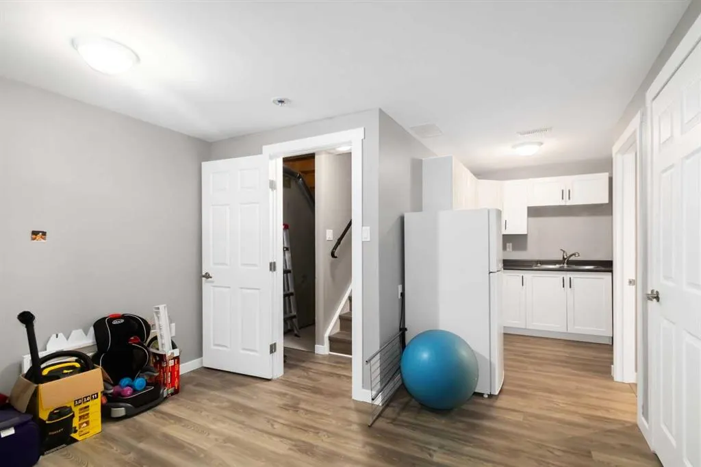 711 Beacon Hill, #61