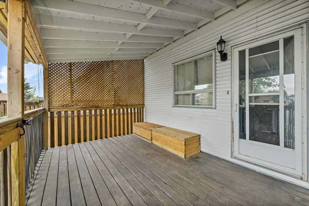 50 Taraglen Road NE