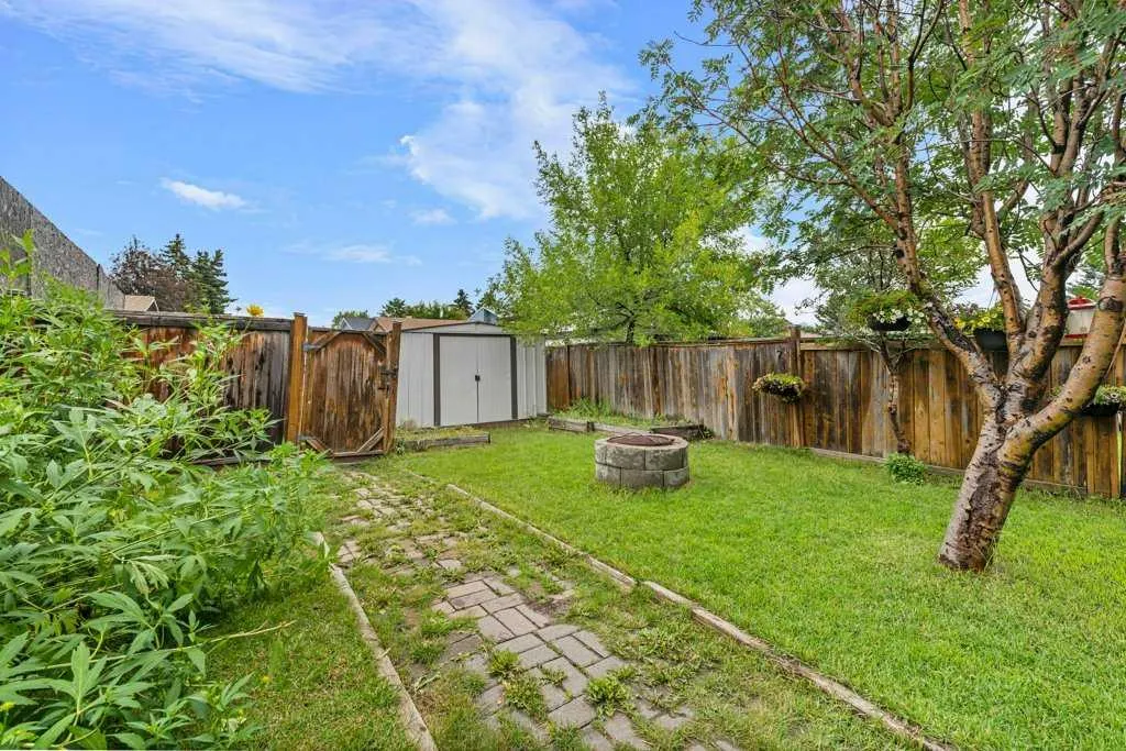 50 Taraglen Road NE
