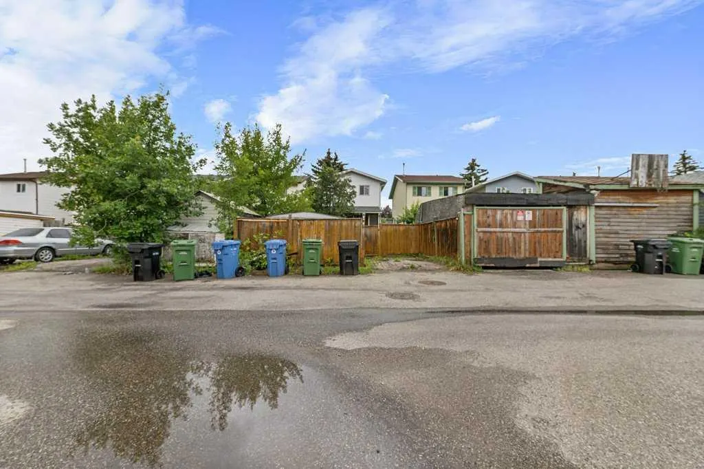 50 Taraglen Road NE