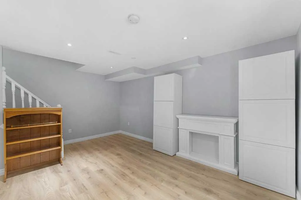 50 Taraglen Road NE