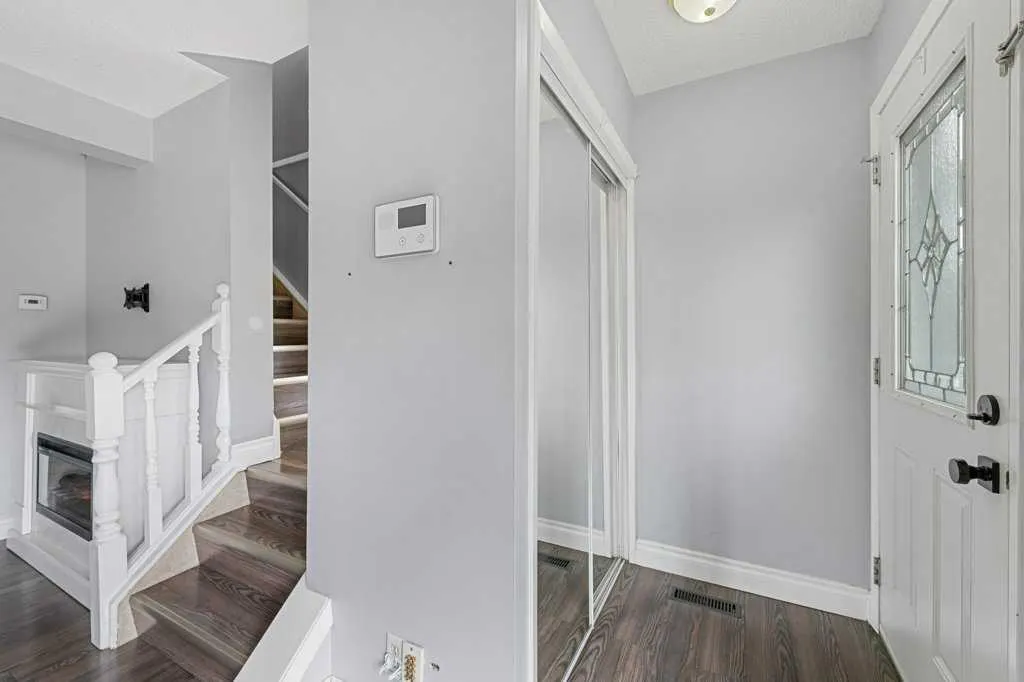 50 Taraglen Road NE
