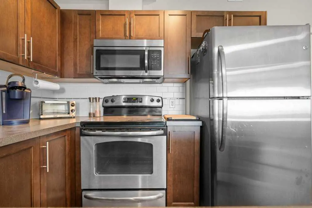 604 East Lake Boulevard NE, #2418