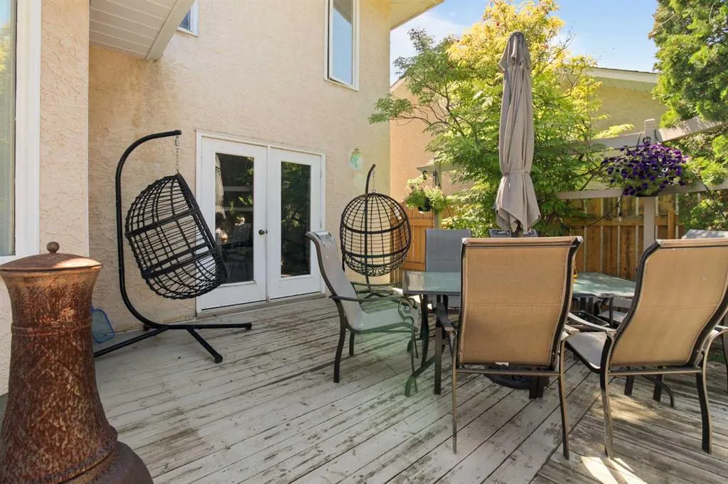 66 Edgewood Crescent W