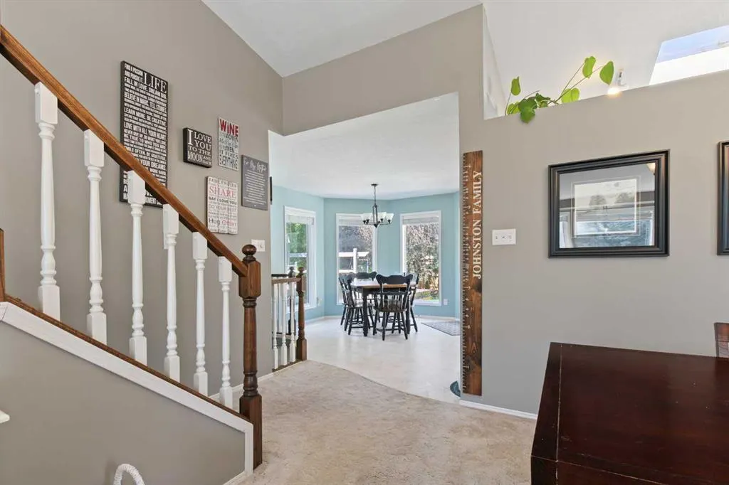 66 Edgewood Crescent W