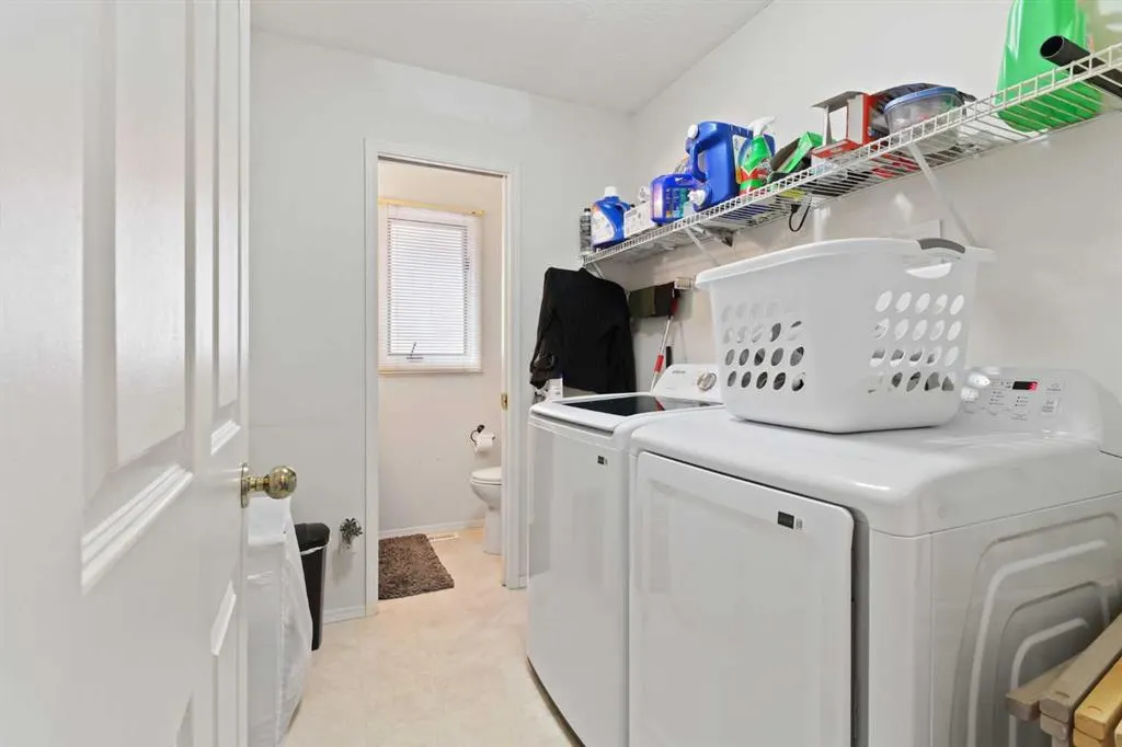 66 Edgewood Crescent W