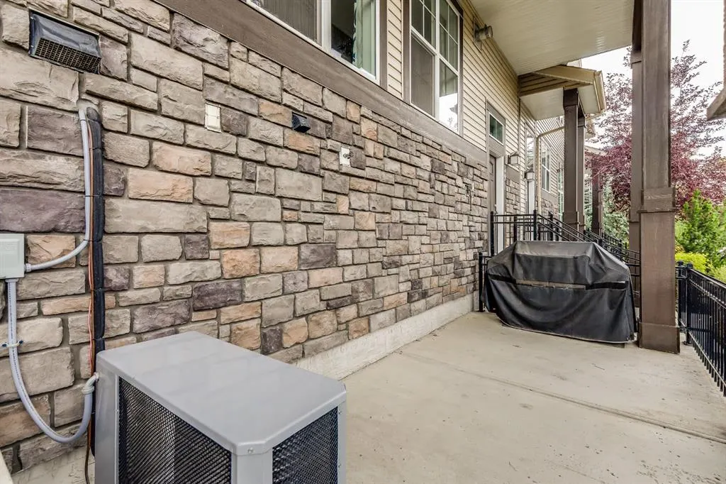 393 McKenzie Towne Gate SE