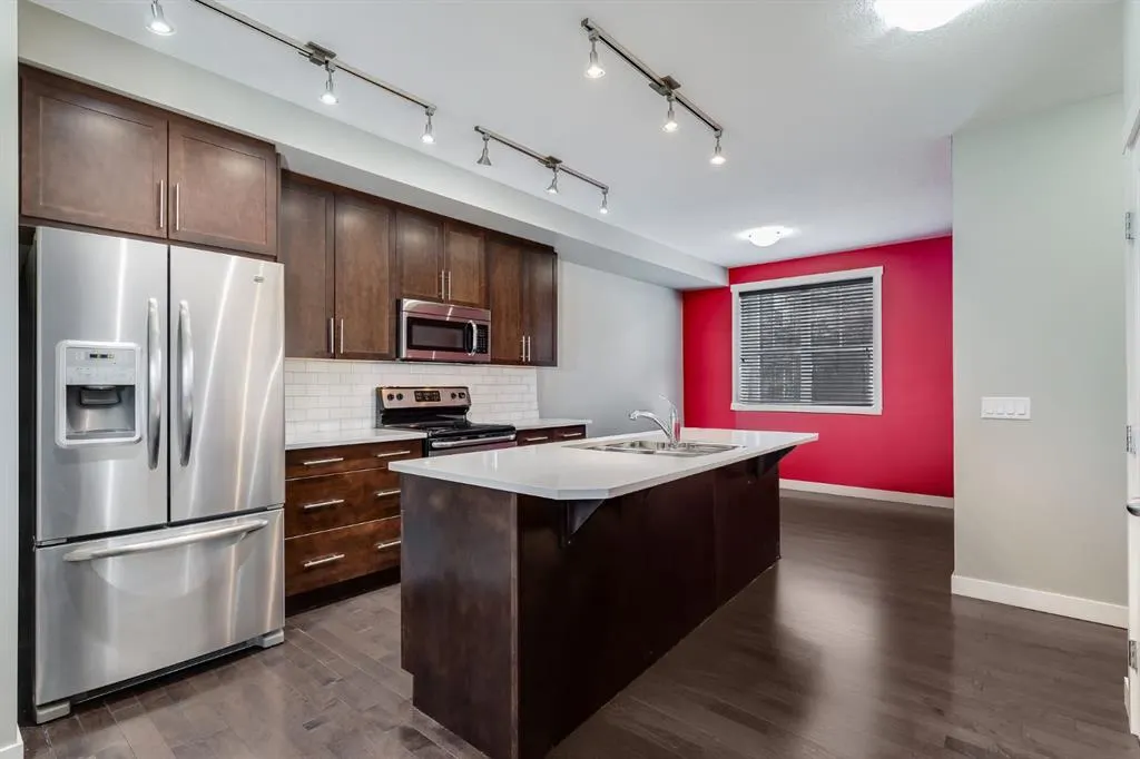 393 McKenzie Towne Gate SE