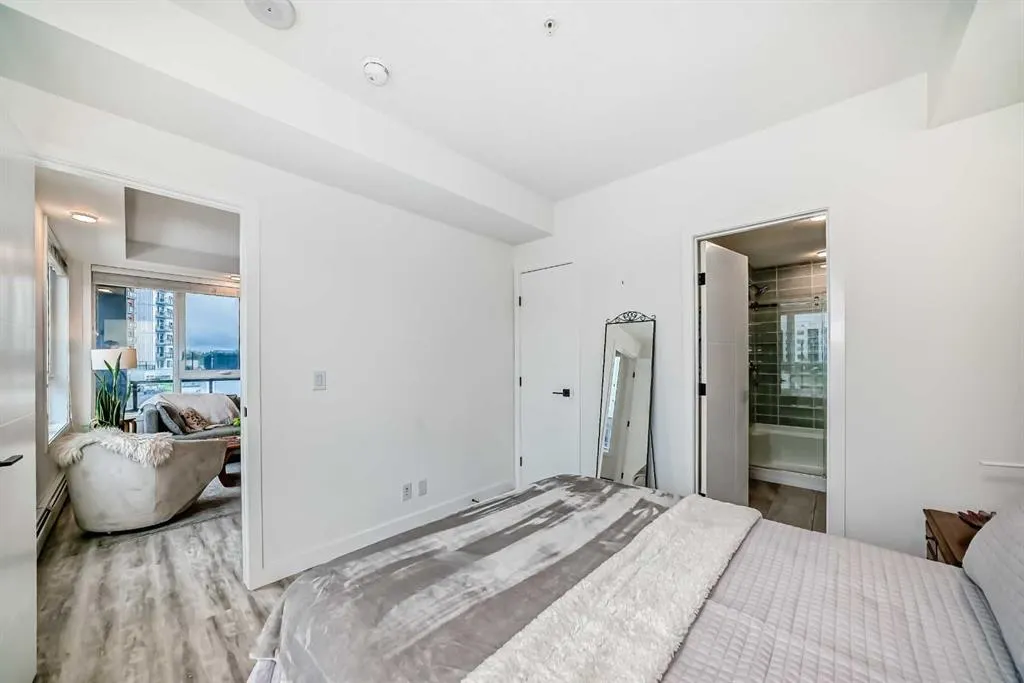 4138 University Avenue NW, #227