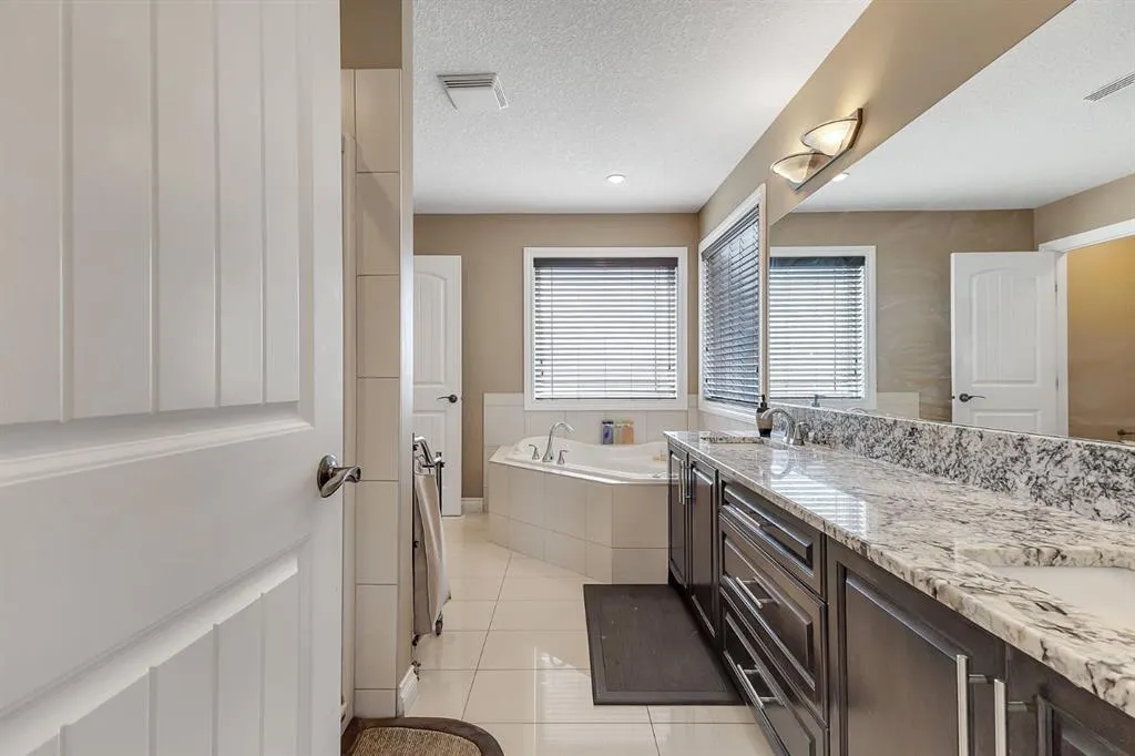 40 Baywater Court SW