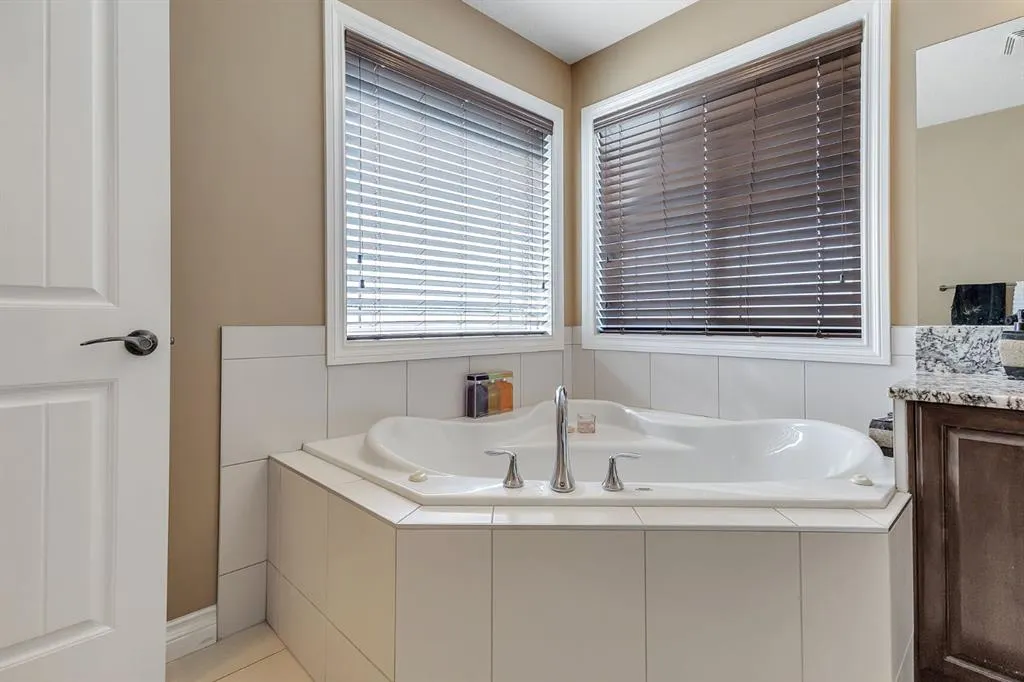 40 Baywater Court SW