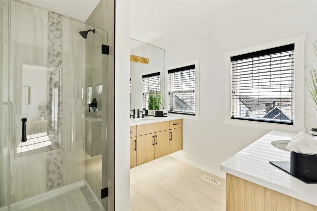 233 Lucas Manor NW